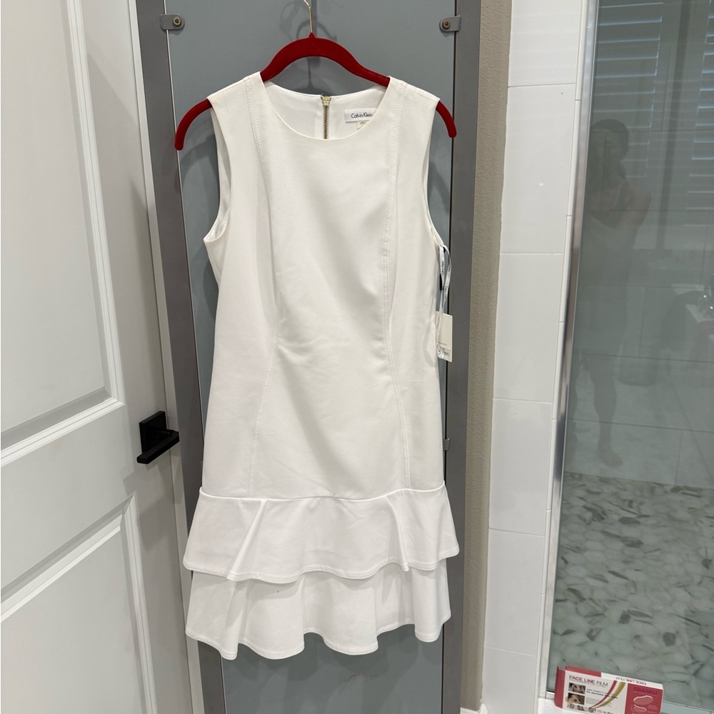 Calvin Klein Elegant White Sleeveless raffle Dress
